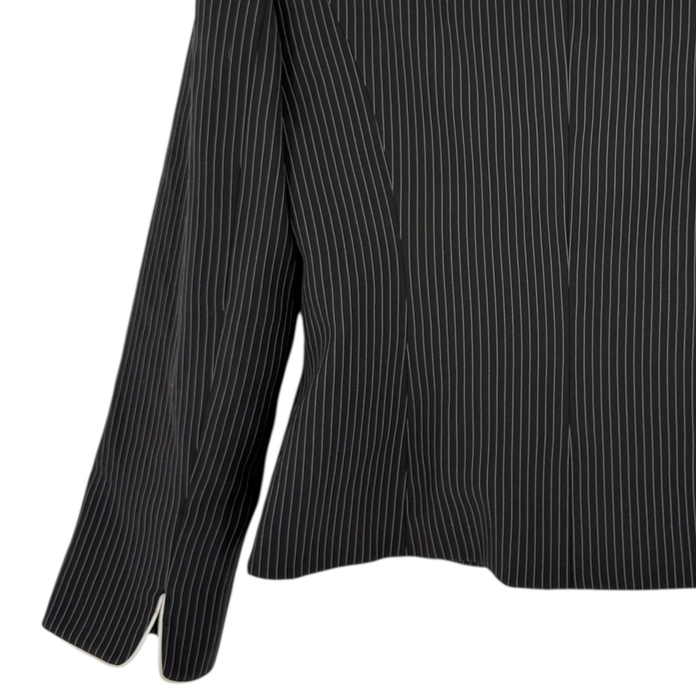 Tahari Women's Long Sleeve Full Lined  Pinstripe Black Blazer Jacket Size 6P - Picture 6 of 10